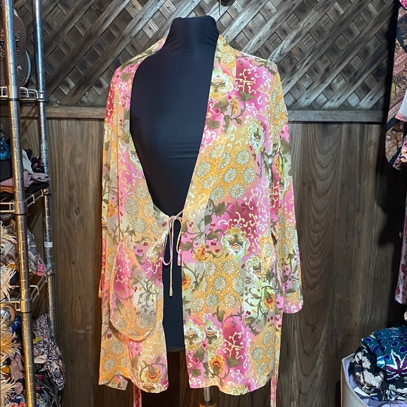 Victoria Secret Semi-Sheer Robe w/pockets - Picture 12 of 16